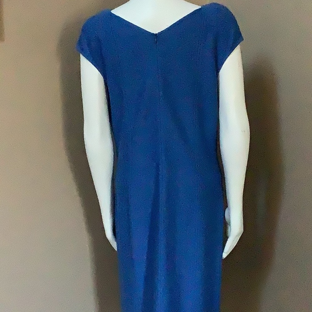 St. John Blue Sleeveless Knee-length Sheath - Picture 7 of 12